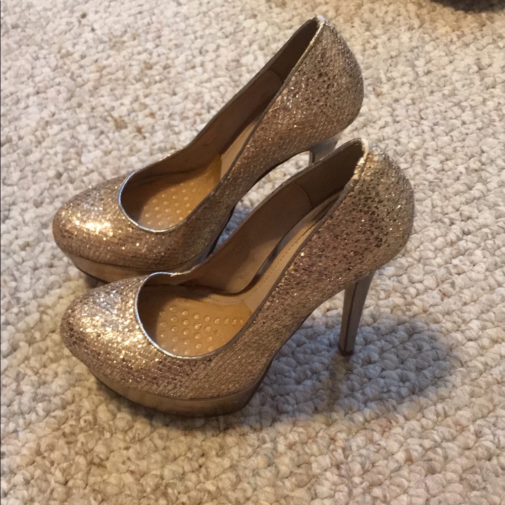 Gold pumps